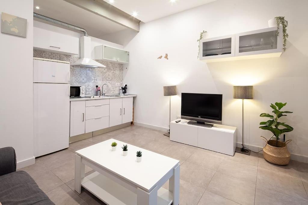 Loft Next To Calle Betis, Best Area Of Seville-Sevillarooms Exterior photo